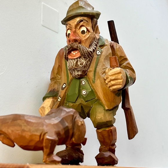 Vintage Germany painted wood carving Hunter w dachshund 🌭 Weiner dog w weiner - Picture 10 of 17